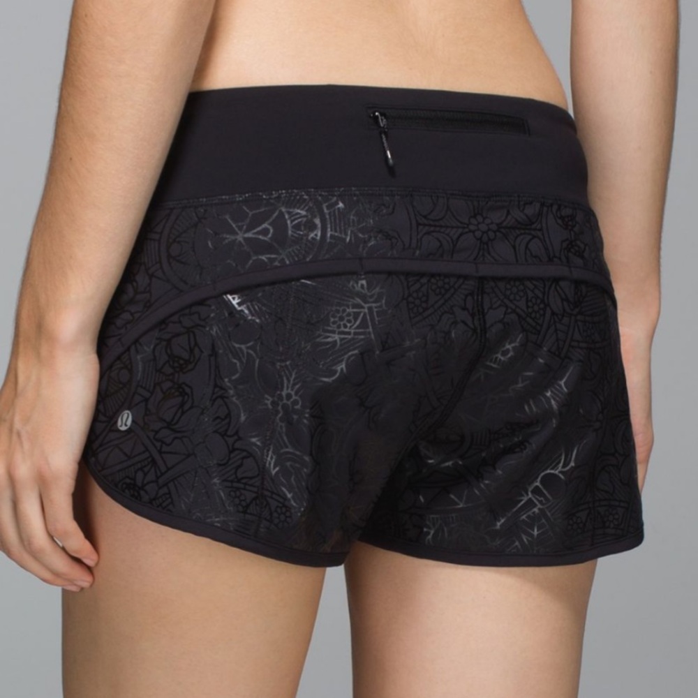 lululemon embossed prisma black speed short 4